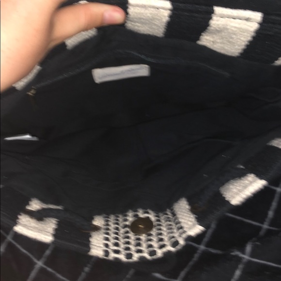 Black and white stripped medium backpack - Picture 3 of 3